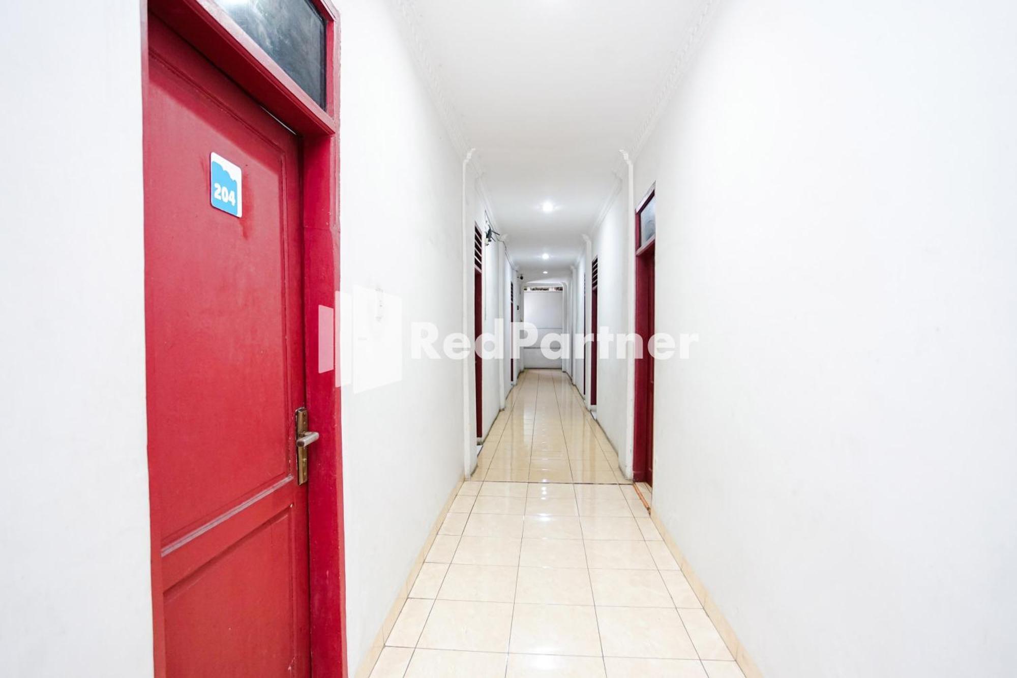 Oyo 91706 Serena Anggrek Hotel 2*